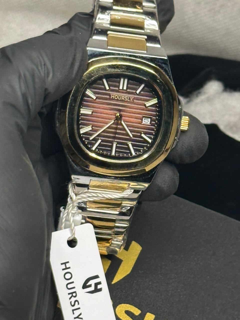 Luxury Hoursly Watch