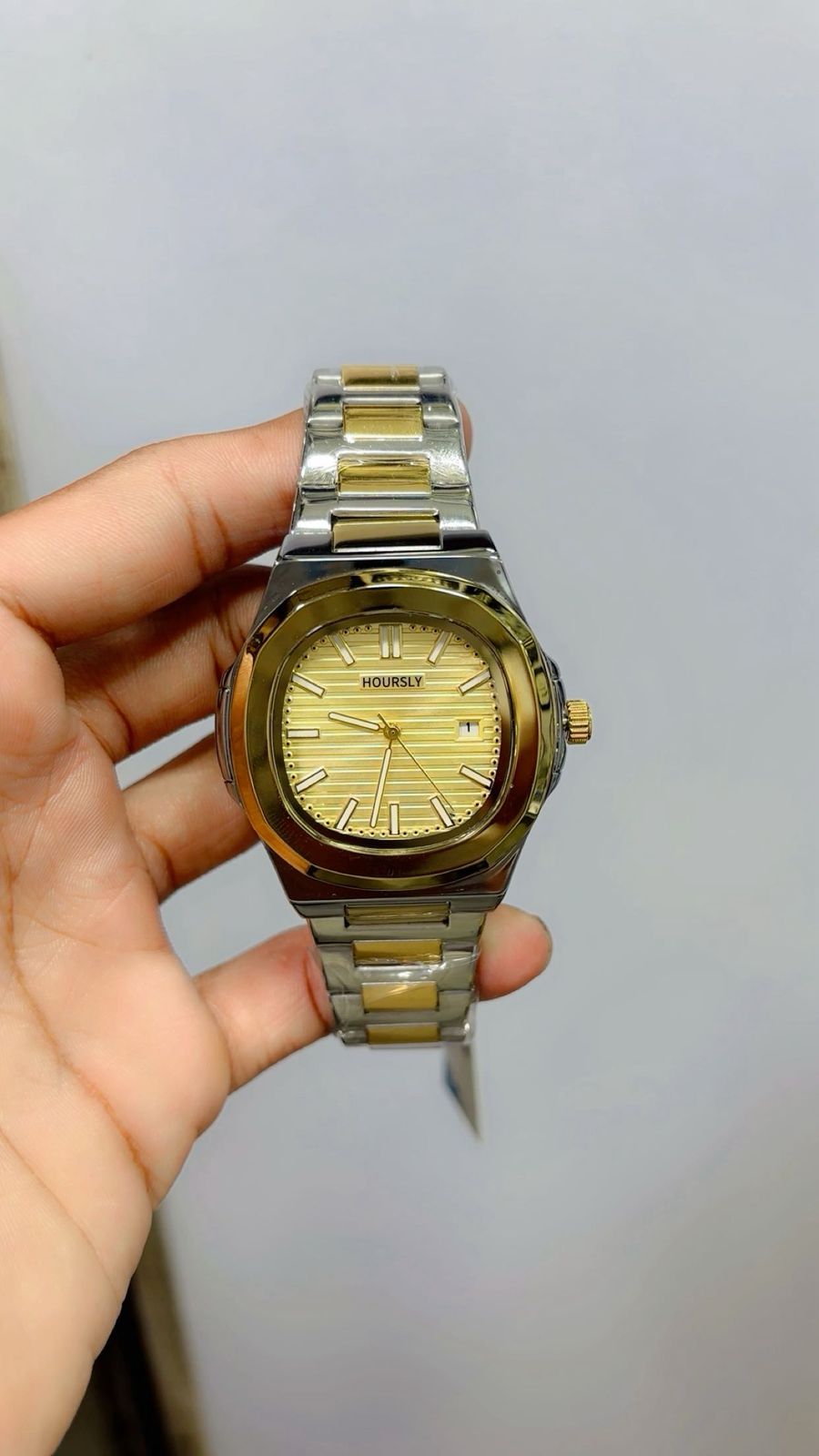 Luxury Hoursly Watch