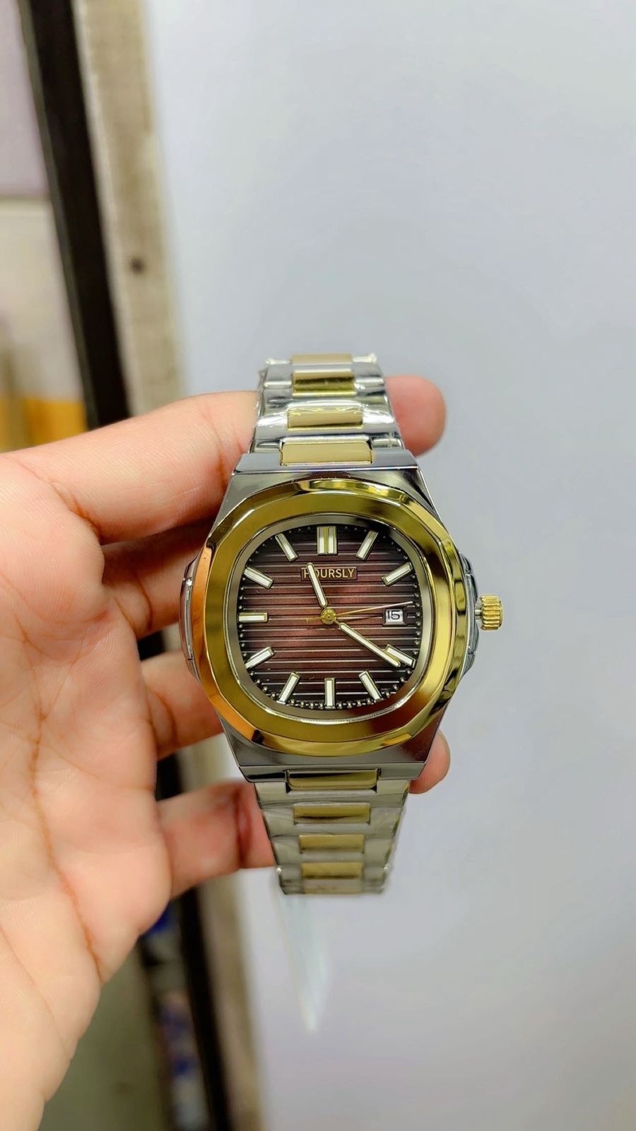 Luxury Hoursly Watch
