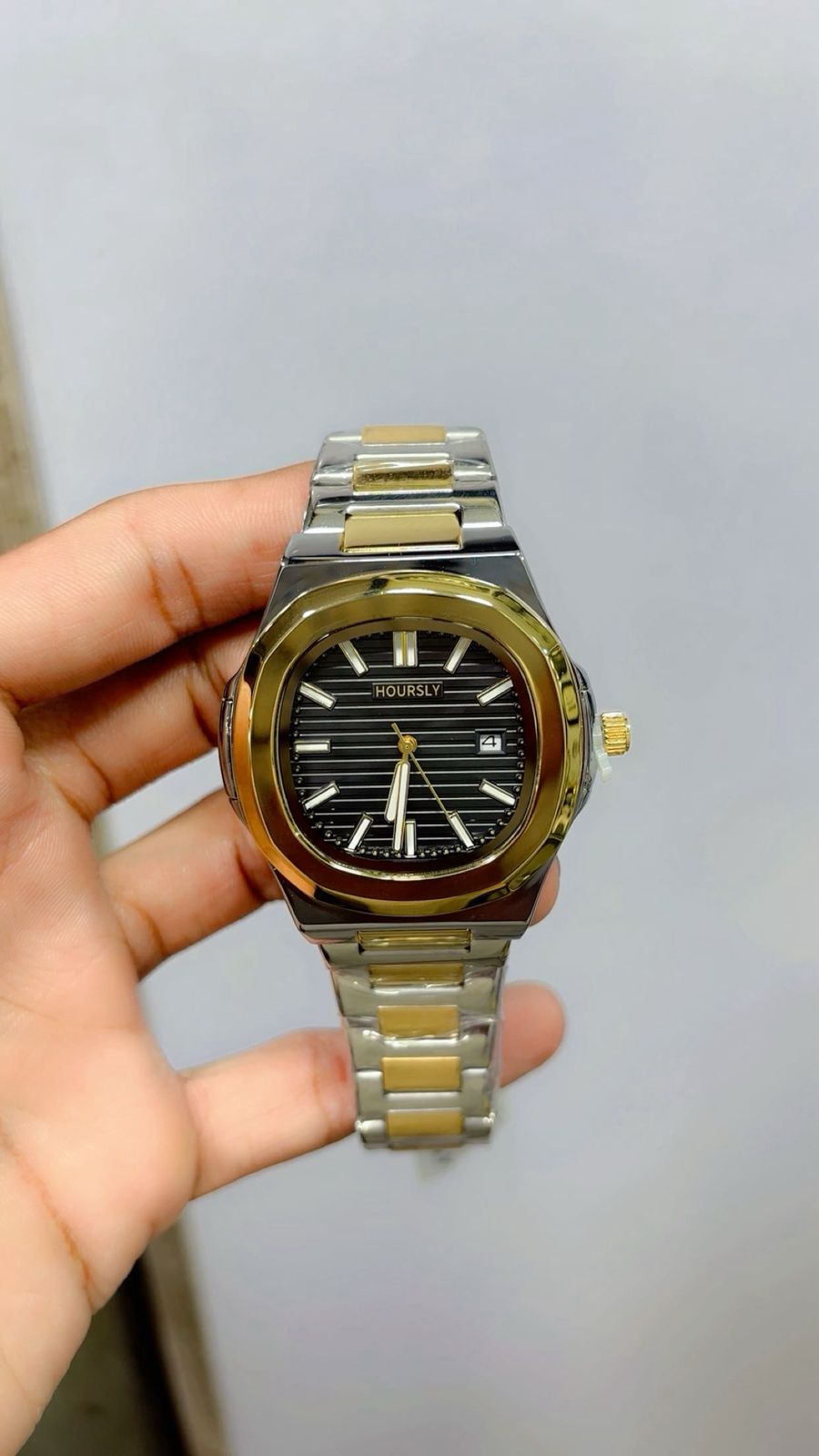 Luxury Hoursly Watch